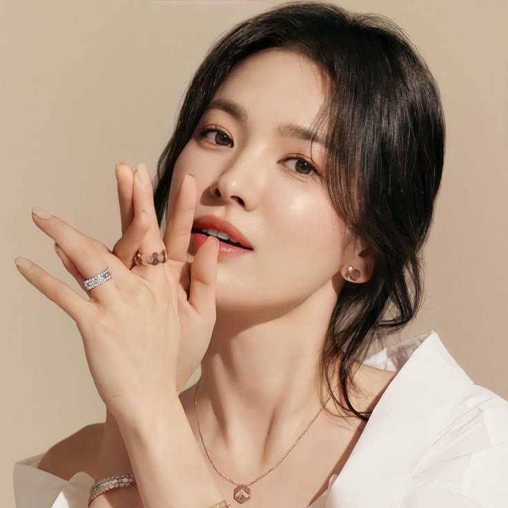 OneilyMusic's tweet image. Happy 44th birthday to Song Hyekyo!