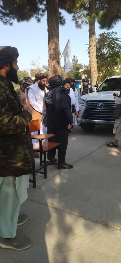 د لوړو زده کړومحترم  وزیر په فاریاب پوهنتون کې یوې سترې غونډې ته وینا وکړه

د لوړو زده کړو وزیر محترم شیخ الحدیث مولوي نداء محمد ندیم صاحب فاریاب ولایت ته د خپل رسمي سفر پر مهال په فاریاب پوهنتون کې یوې سترې غونډې ته، چې د دغه ولایت والي، د استخباراتو رئیس، د علماوو شورا غړو،