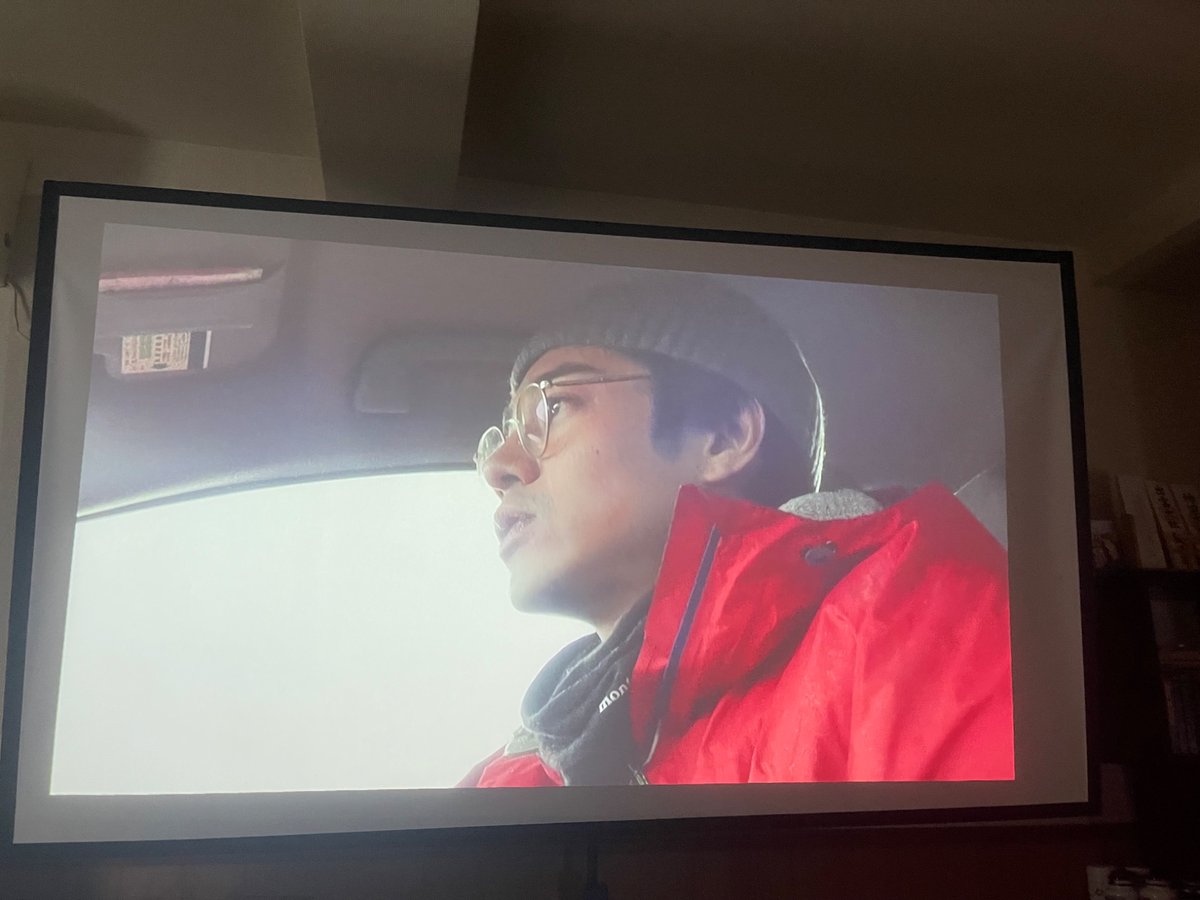 yutokishima's tweet photo. 東出昌大ドキュメンタリー『WILL』鑑賞 / Netflix
生命を狩ること、矛盾して生きるということそのものや、答えのない問題についてずっと巡り巡って考えているようなその自然体な姿勢に共感。エゴと生命の狭間で生きる。人間の営みや日々の生活に対して慎ましやかに思いを巡らせることのできる良作◎ https://t.co/fyoynPB3Jb