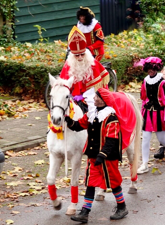Goedemorgen, op veel plaatsen wordt  de Sint met zijn Pieten vandaag ingehaald, hebben jullie nog leuke foto’s van #Sinterklaas het thema van vandaag bij #November_kiek 
Fijne zaterdag👋