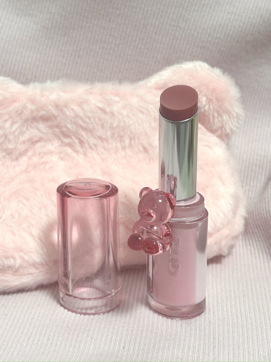 lightc75's tweet image. #RT이벤트 #알티이벤트 
 #RT #following 

첫 이벤트라 넘 두근거리는데요..💖

팔로우+알티해주신 분 중 한 분 추첨하여 
제가 요즘 너무너무 잘 쓰고 있는 클리오의 핑크 테디 보내드릴게요!!

당발은 12월 초!
카톡 선물하기 코드로 보내드릴 예정입니다✨