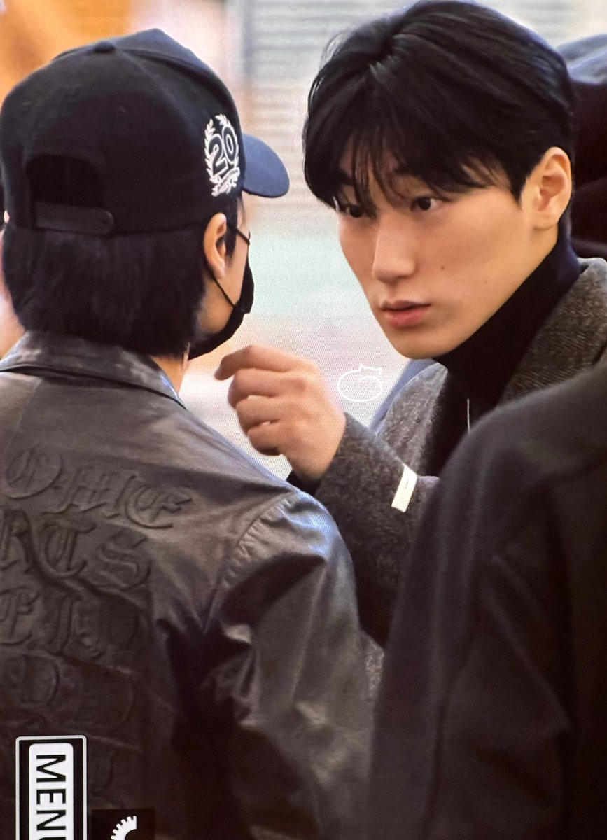 csbyeol's tweet image. keeling myself rn