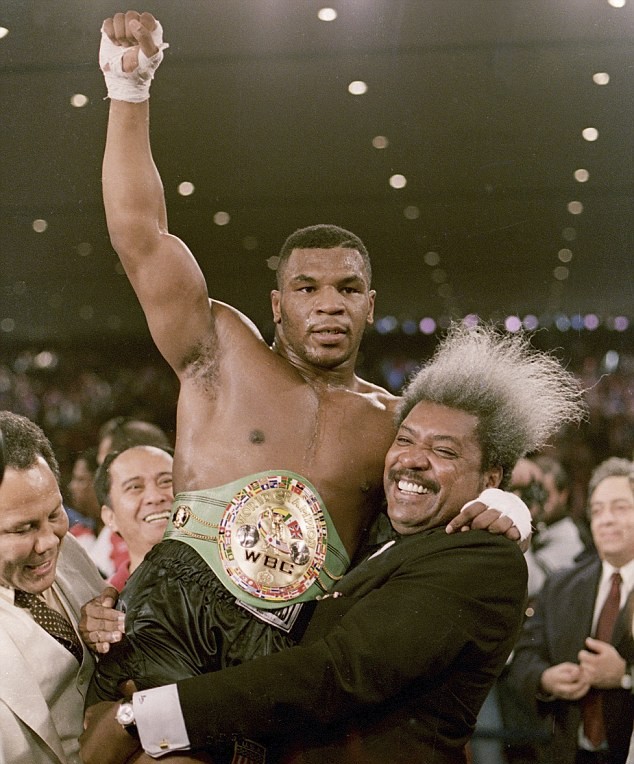 22 listopada 1986 roku po wygranej walce z Trevorem Berbickiem Mike Tyson został najmłodszym mistrzem świata wagi ciężkiej w boksie (20 lat, 4 miesiące i 22 dni).
Dzień dobry się z Państwem 😁 
Miłego dnia ☕😁