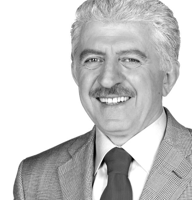 Şehrimizin en zor zamanlarında hayata geçirdiği eser ve hizmetlerle hemşehrilerimizin gönlünde taht kurmuş, geçmiş dönem Büyükşehir Belediye Başkanımız, Kıymetli Büyüğümüz Aziz Duran’ı vefatının yıl dönümünde rahmetle anıyorum.

Kendisini hep hayırla yâd edeceğiz. Mekânı cennet