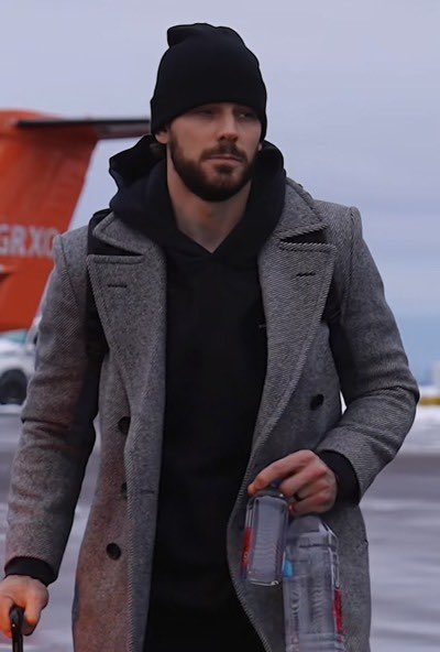 StarOnTheIce's tweet photo. 🏒✈️ https://t.co/H7C1145L21