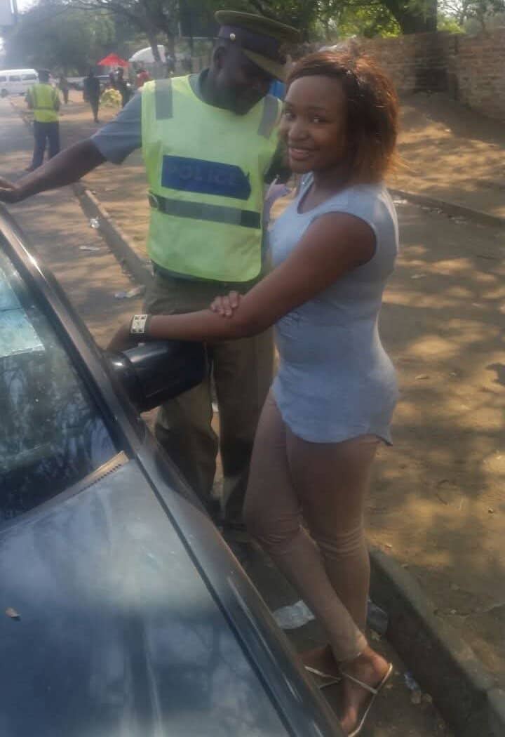 At this moment, the Officer realized that there is more to life than bribes.🇿🇼🇿🇼✅️✅️📌📌📌