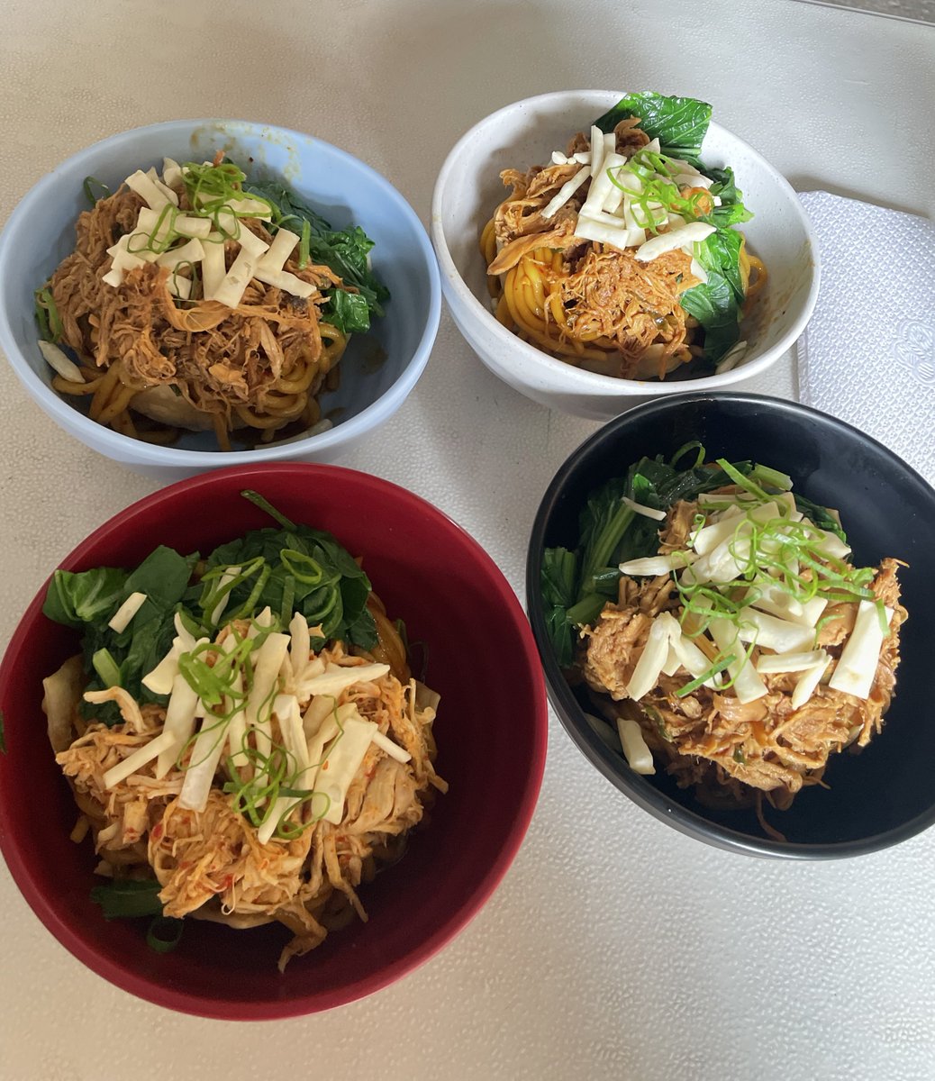 moringarielg's tweet image. emih ayam kecingtaanqu😋😋😋