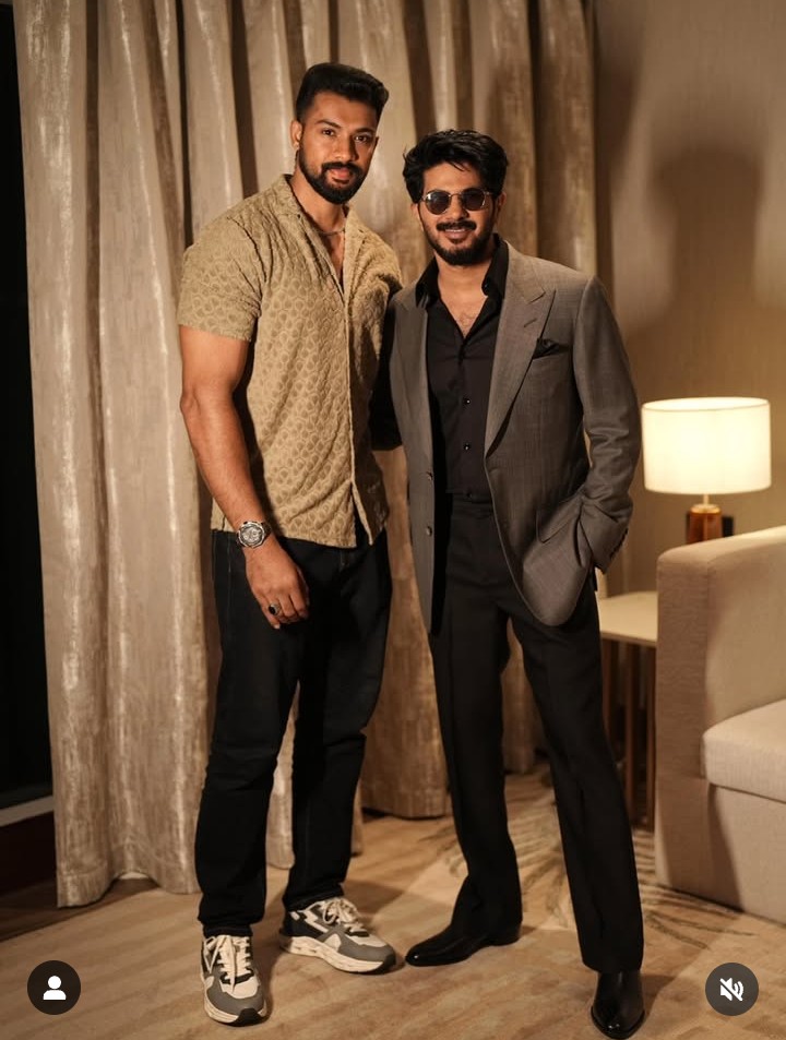 SaseendranP12's tweet image. Dulquer Salmaan 🌹 
And 
Devdutt in New Style 🌻
#DulquerSalmaan #DevDutt 
#Kaantha 
Runs successfully in cinemas worldwide 💫💫💫 
@dulQuer 🌻🌻