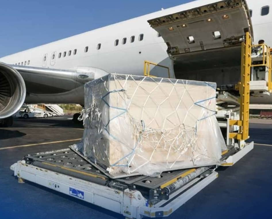 د هند بهرنیو چارو وزارت د ایران، پاکستان او افغانستان د برخې مسوول انند پرکاش، نن په یوه خبري کنفرانس کې ویلي، هند، له افغانستان سره کارګو الوتنې پیلوي.

هغه ویلي، ټاکل شوې ډېر ژر د کابل - ډيلي او امریستر - کابل ترمنځ کارګو الوتنې پیل شي.