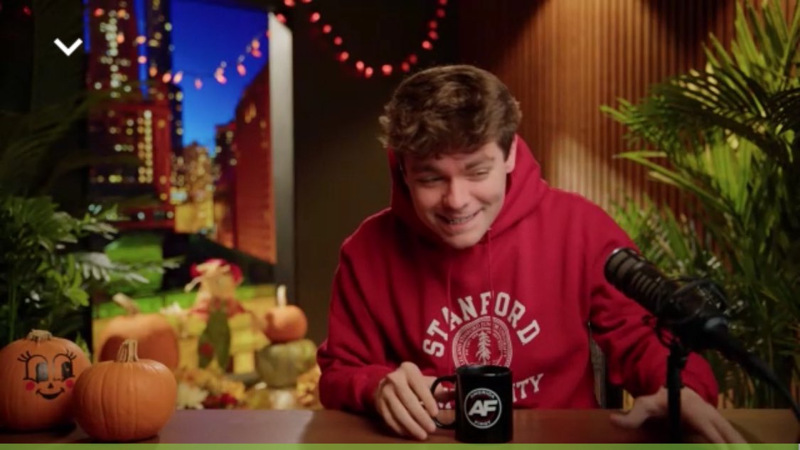 rizz_aah's tweet image. Wait a minute 🧐