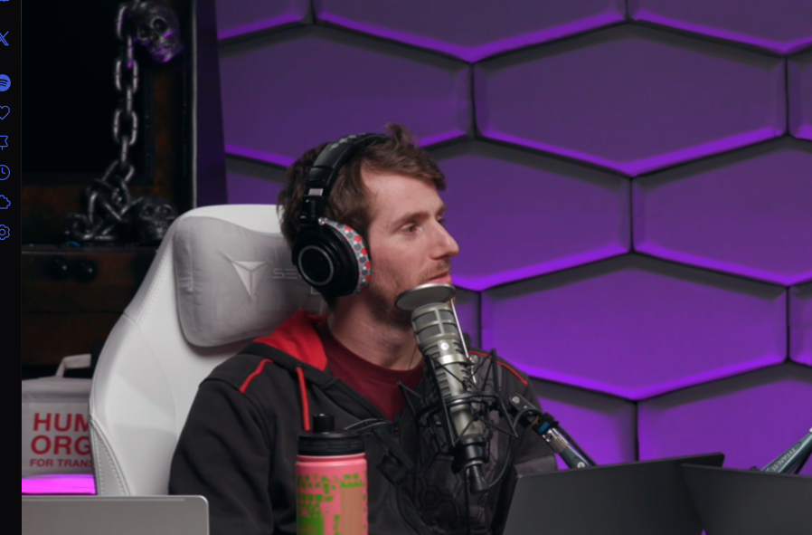 Lol, <a href="/linusgsebastian/">Linus LinusMediaGroup</a> was so tired he didn't even notice the <a href="/secretlabchairs/">Secretlab</a> pillow was right side up XD