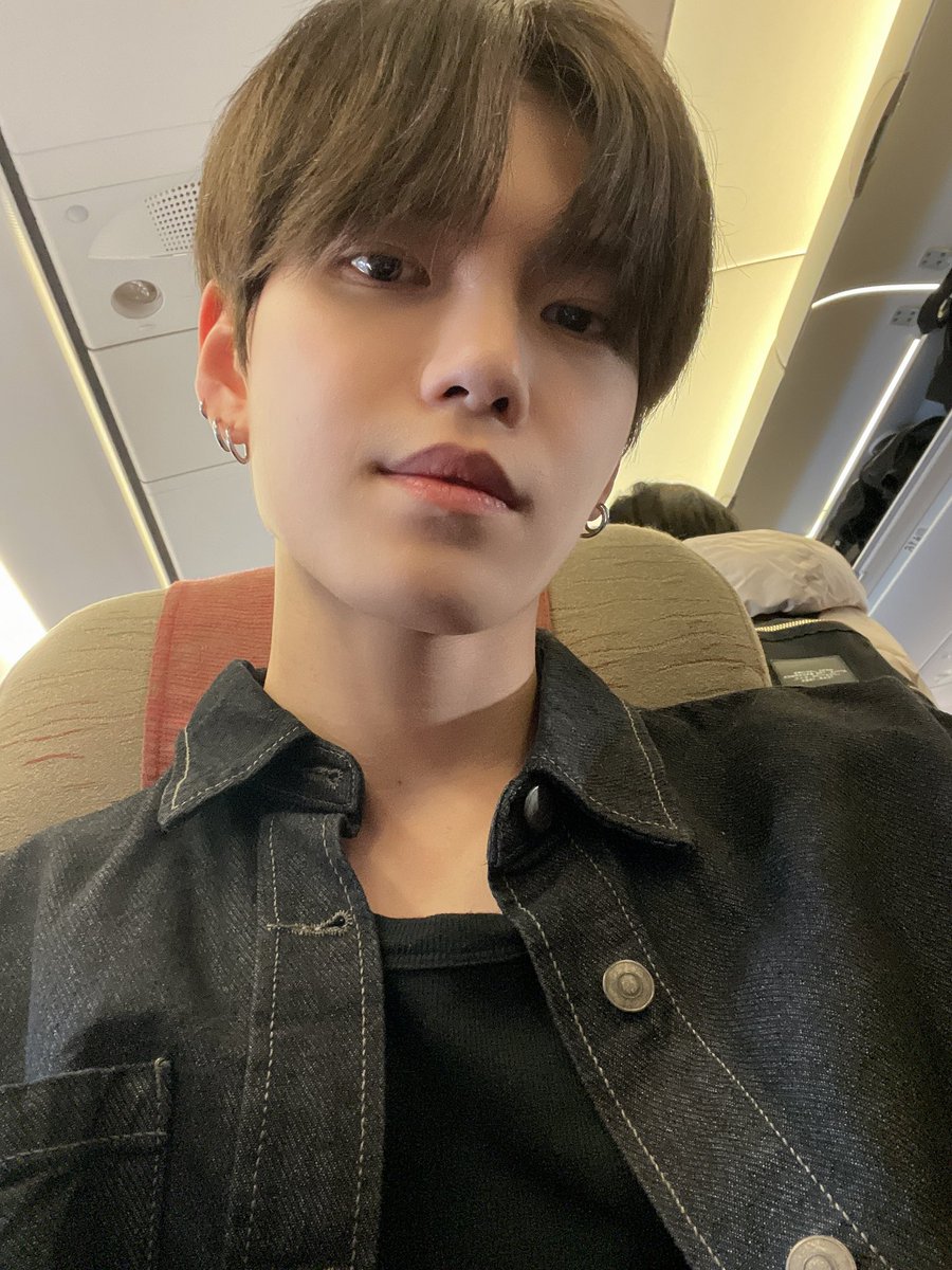 ケヒョン] 行ってきます🙌 #GYEHYEON #VERIVERY