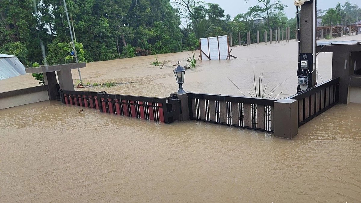 sainung2544's tweet image. รบกวนแชร์ให้หน่อยนะคะ พี่เขามีลูกเล็กและตอนนี้ท้องแก่ด้วยค่ะ  #น้ําท่วมหาดใหญ่