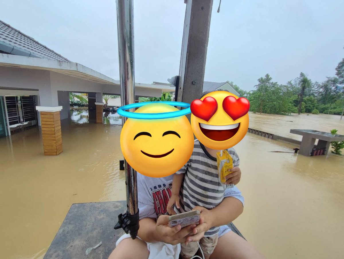 sainung2544's tweet image. รบกวนแชร์ให้หน่อยนะคะ พี่เขามีลูกเล็กและตอนนี้ท้องแก่ด้วยค่ะ  #น้ําท่วมหาดใหญ่