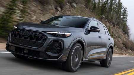 Tomx1Sec's tweet photo. @CARandDRIVER Stay away from 2025 All-New Audi Q5. So many problems, check engine light  in 2 weeks. Ghost lights dahsboard!  So many people report same problems!!??!! Is there a fix #AUDI? Say something - we're done with this car!!!! #AudiLasVegas #audi @Audi @AudiLasVegas https://t.co/PwIGm9F7jZ