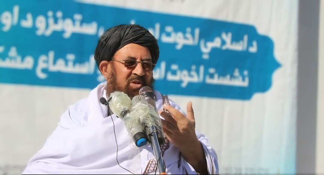 د زابل ولایت په دایچوپان ولسوالی کې د اسلامي اخوت او ولسي ستونزو د اورېدو غونډه تر سره شوه

شنبه ۱ جمادی‌الثانی ۱۴۴۷ 

د زابل ولایت د سرحدونو، قومونو او قبایلو چارو ریاست له ولایت مقام سره په ګډه د دې ولايت په دایچوپان ولسوالي کې له قومي مشرانو، ديني عالمانو او عامو خلکو سره