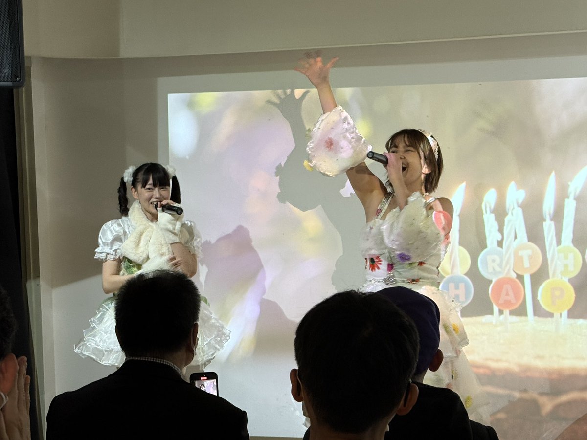 kotoba92's tweet image. ブルームーン・ぱぴゅ！(LILY&amp;amp;YU前田さんとmelon cloudちゃんのユニット)、タイテに名前が出てるのであれば正式に復活したと言ってもいいのでは…個性の違う歌声の仲良しユニットの新曲を望みます…