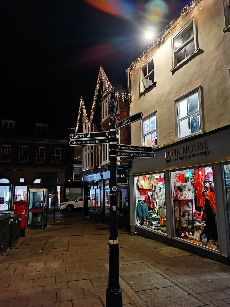 CEMustoe's tweet image. BuryStEdmunds Suffolk 
#fingerpostfriday
#postboxsaturday