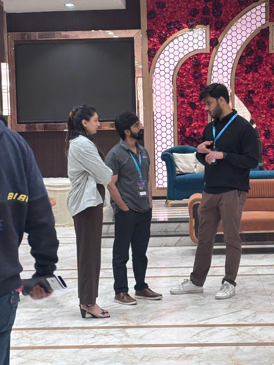 inoaug's tweet image. ☕ Tea Break!
Refresh, recharge, and reconnect with fellow developers. Great ideas and great conversations often start over a cup—make the most of it! 🌟

#APEXAIDays #Oracle #LowCode #GenAI