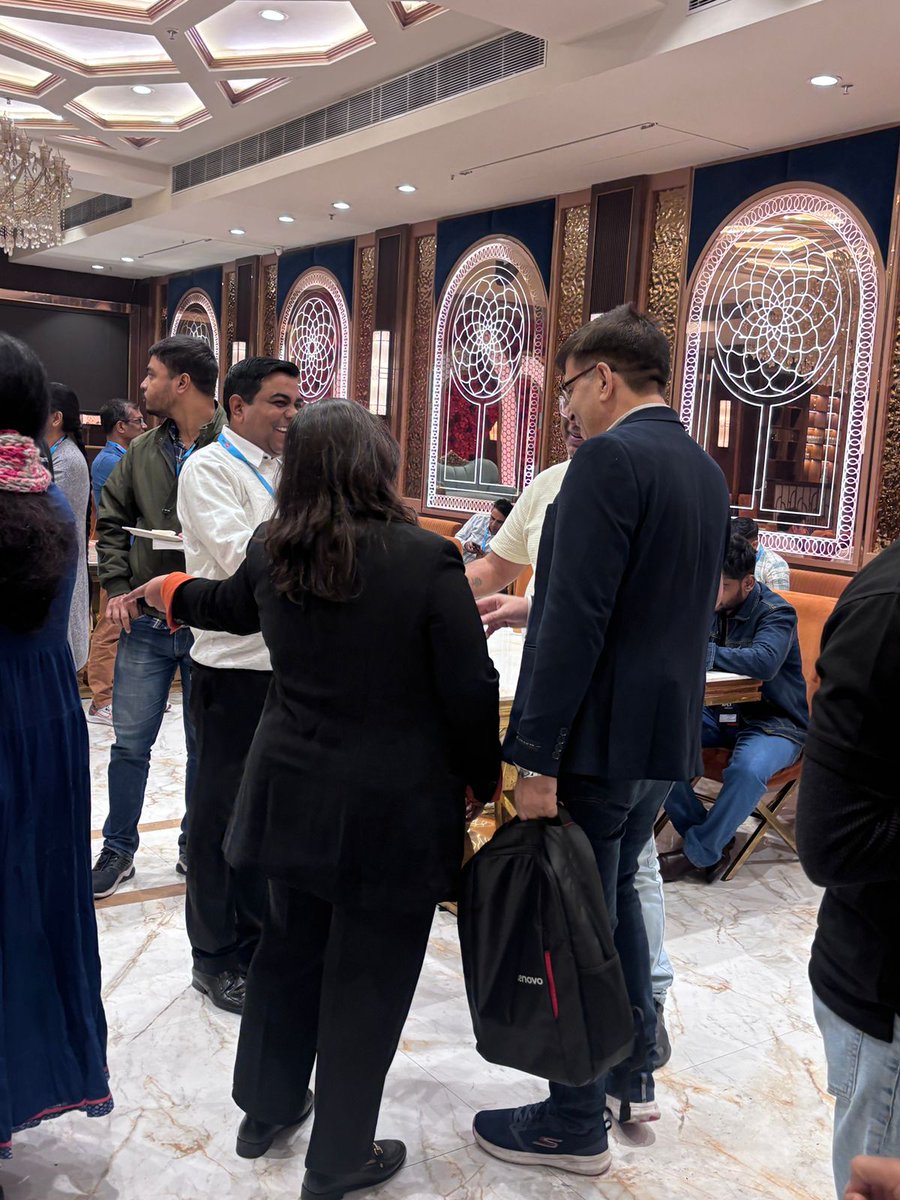 inoaug's tweet image. ☕ Tea Break!
Refresh, recharge, and reconnect with fellow developers. Great ideas and great conversations often start over a cup—make the most of it! 🌟

#APEXAIDays #Oracle #LowCode #GenAI