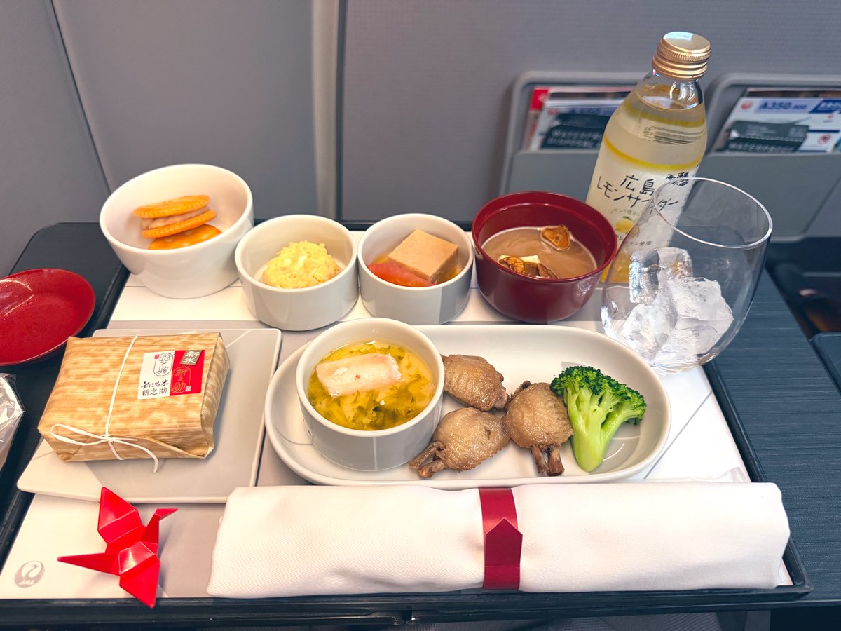 nene705candy's tweet image. 夕ごはん☺️🍚🥢

とっても美味しかった…🥰✨️
しかしながら腹パンで完食ならず💦無念

お食事は計画的に…🥺

#JAL #firstclass