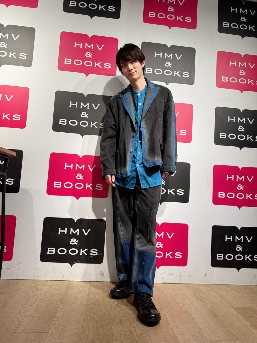 masanari6's tweet image. カレンダーイベント大阪
ご来場ありがとうございました
来年も共に生きてくださいませ
今日はこんな服を着ていました
服を覚えてないと言う声が多いので
来年は服着るのやめます