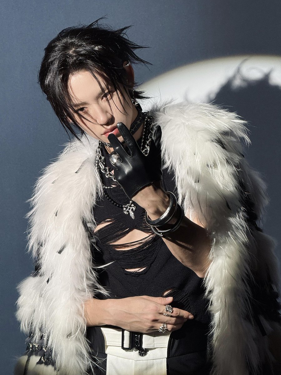 deadline520's tweet image. 251122 행운의 직원 일기 샤오홍슈 🆙

#샤오귀 #왕린카이 #xiaogui #wanglinkai #lilghost #小鬼 #王琳凯