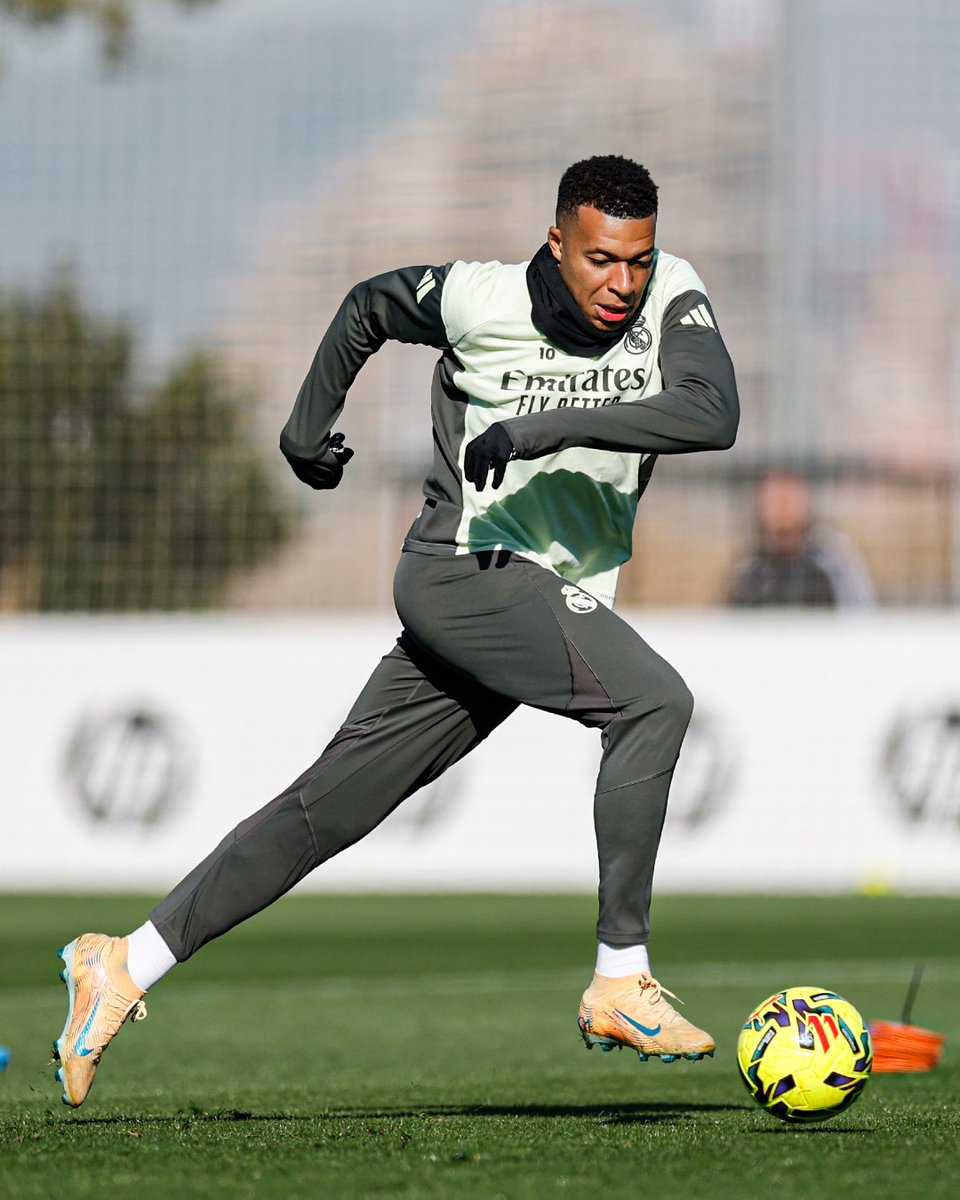 realmadrid's tweet image. 🦵⚽ @KMbappe