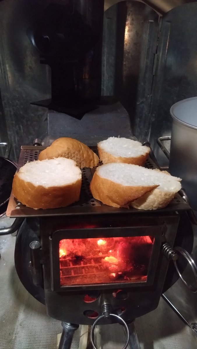 暖かすぎる😆
ダメ人間の薪スト料理🤭