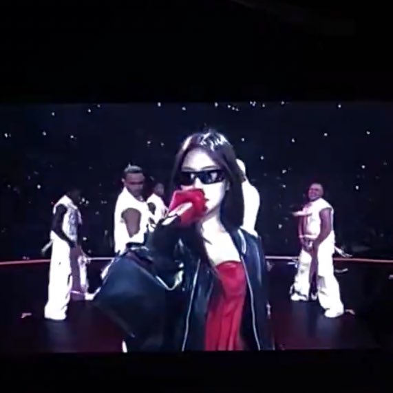 iseeyoughh's tweet image. #JENNIE 

#DEADLINE_IN_BULACANDay1 
#DEADLINE_IN_BULACAN