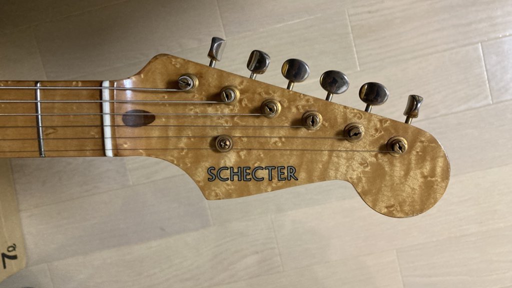 20万円以下で購入した楽器 シェクターの90年代のストラトタイプ。3年前