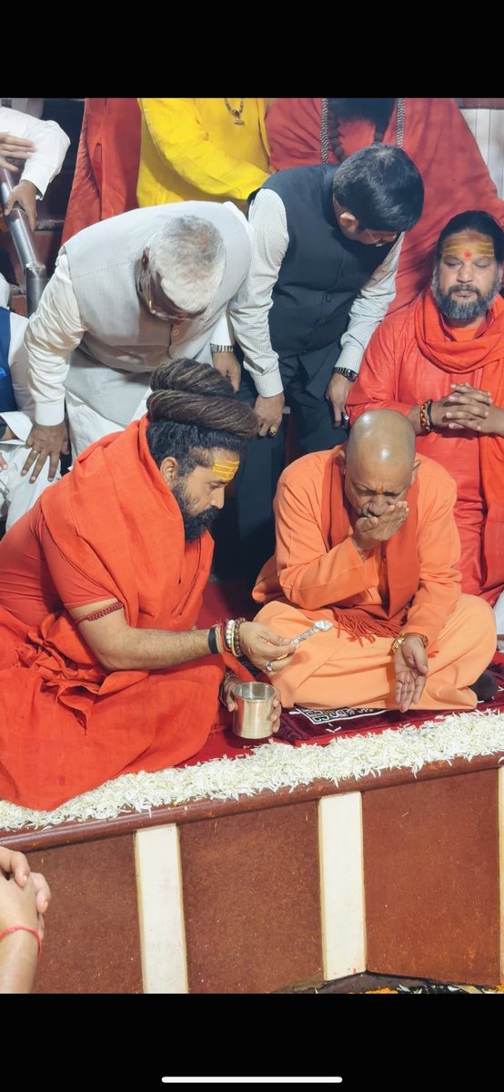 BadeHanumanJi1's tweet image. 