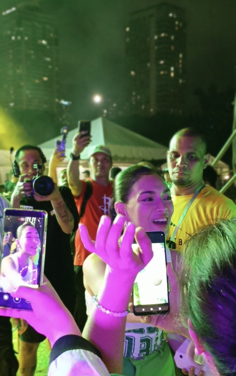 mykaxmikbrent's tweet image. gandaaaa ni mikaaaaaa huhu