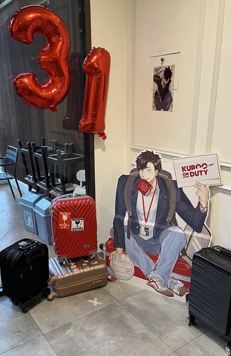 antariksach's tweet image. The decor was 💯💯💯
So thankful to the contributing artists for the handsome and beautiful artworks 🥹😍❤️