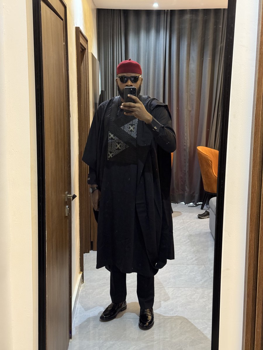 MrMekzy_'s tweet image. Saturdays are for weddings.💀👹🖤