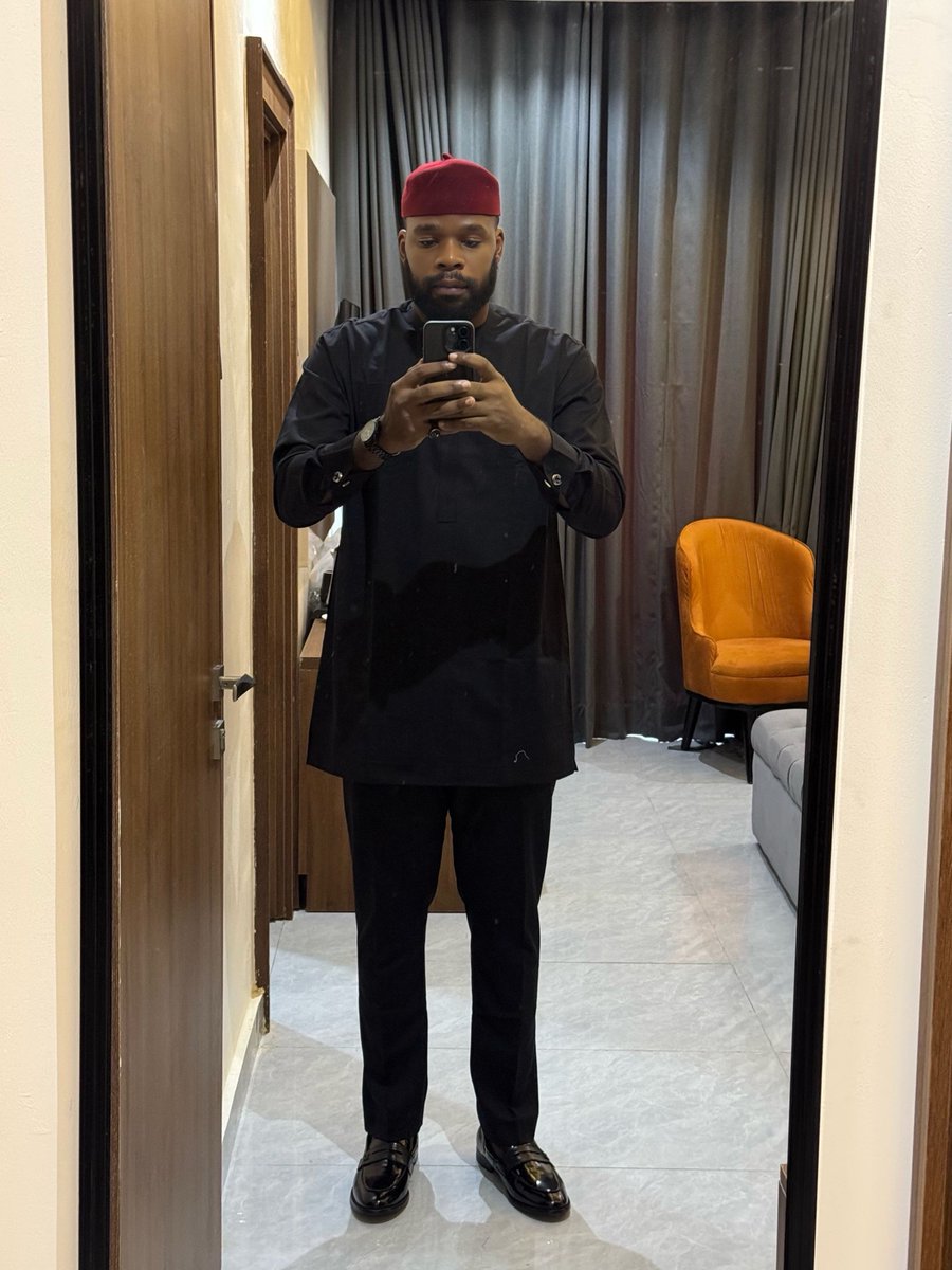 MrMekzy_'s tweet image. Saturdays are for weddings.💀👹🖤