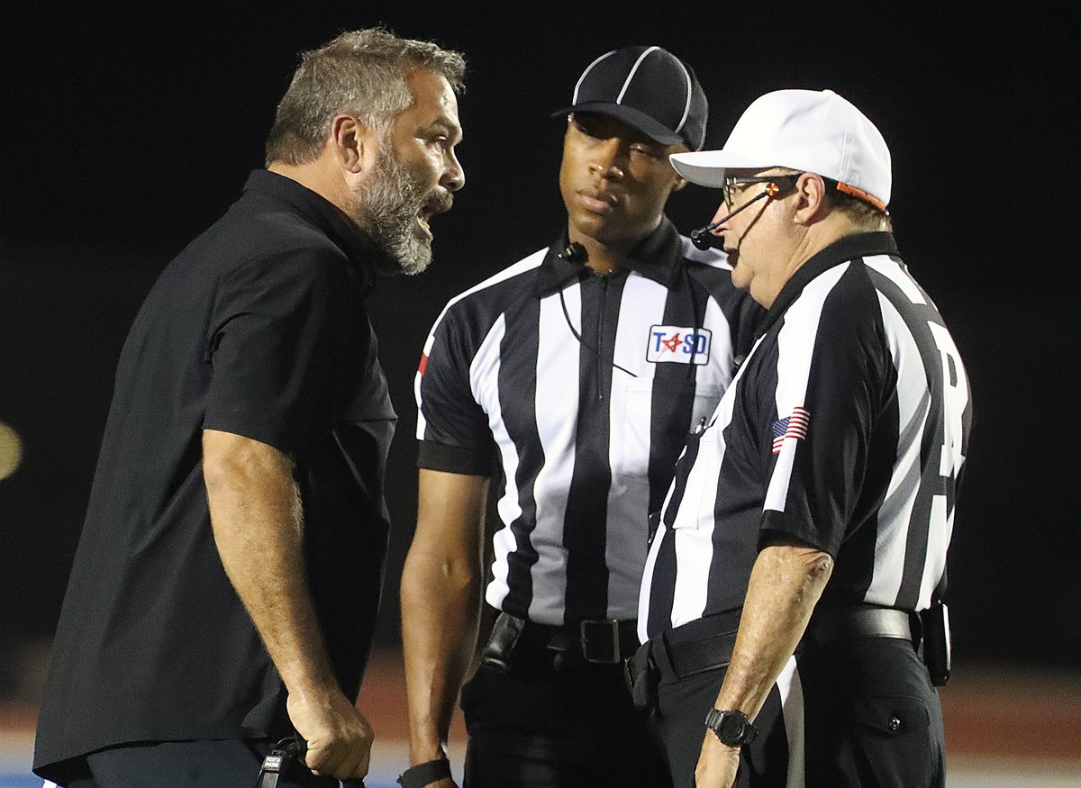 monitorphoto's tweet photo. Photo Gallery: PSJA North loses to Boerne-Champion in controversial area playoff game 24-21. More photos @>>>https://t.co/lntWl9YDgr #RGVFootball #txhsfb https://t.co/4Wv7lKfTxe