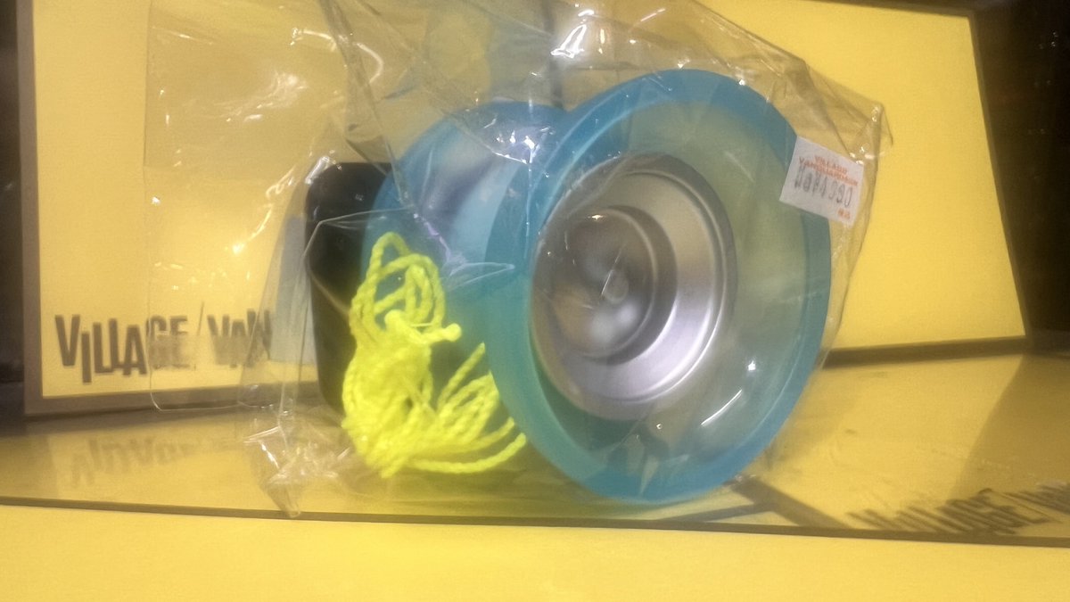 VV_makuhari's tweet image. #ヨーヨー🪀関連二報目 

 #yoyofactory より #ループ720 用のスペーサー2種(レッド、ブルー)レッドは初期搭載のもの、ブルーはスリープを少ししやすくしたものになります

 #Rewind× #SUSYOYOMECHANICS
 #バイパーリミックス ライトブルー/シルバーも入荷して取り扱いカラー増やしております！
