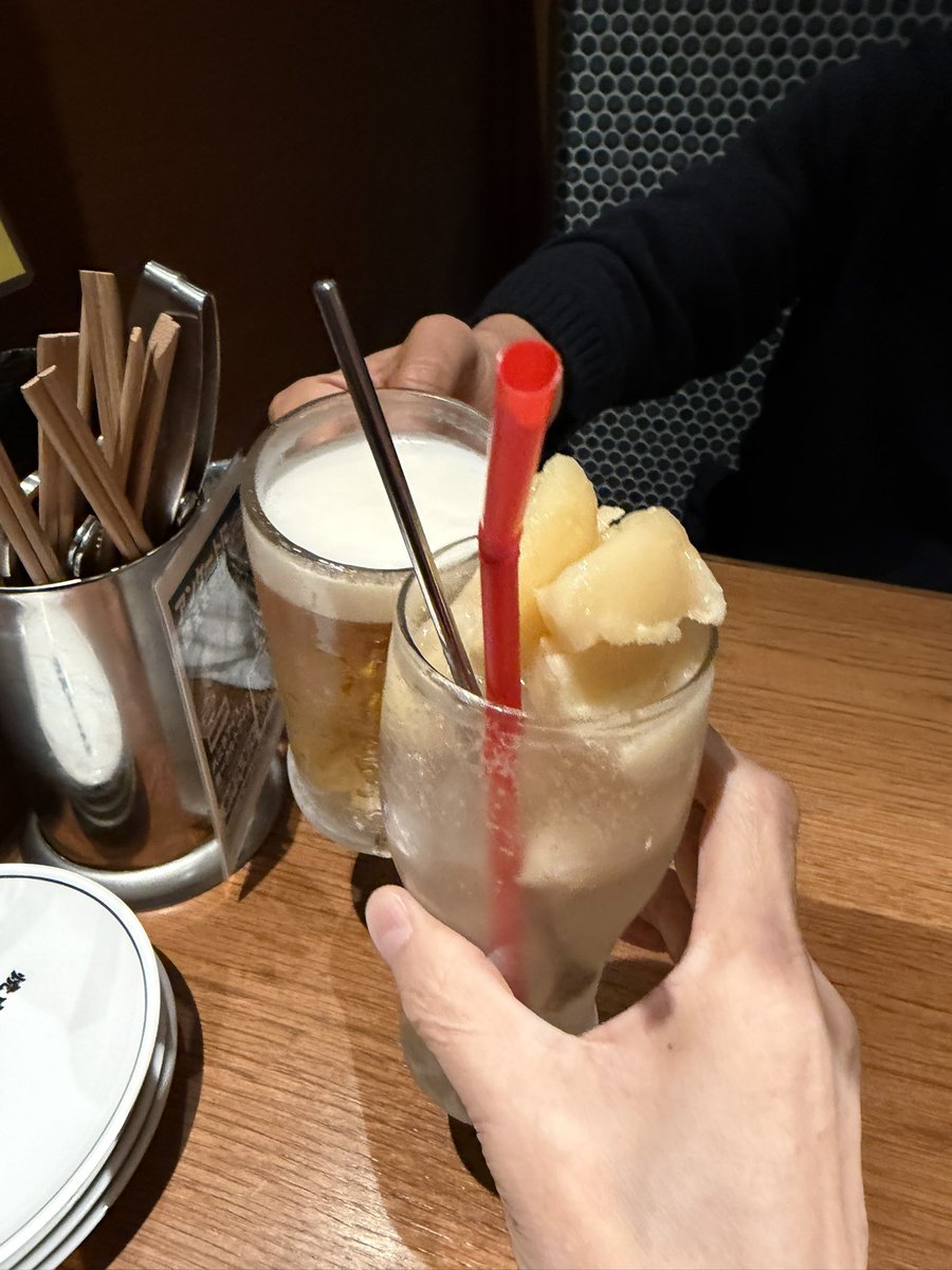 Meets_iii's tweet photo. タケシタと2人で行って来ました。
歌唱力がエグすぎて鳥肌…！昭和メロ×オーケストラのアレンジが絶妙で、何回もウルッときました。
終わって焼肉食べて帰ってきました。
明日はライブ後 初のリハ！
また音を合わせられるのが楽しみです✨ https://t.co/oRKgzakgVN