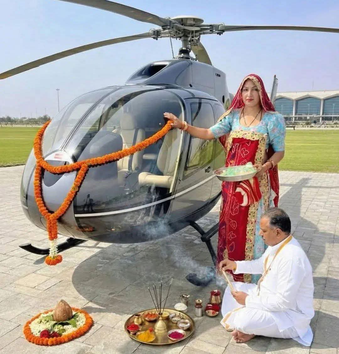 RLP पार्टी प्रभारी
श्रीमती सरीता जी चौधरी को

VT न्यू हेलिकॉप्टर खरीदने पर
हार्दिक बधाई एवं शुभकामनाएँ

आपकी यह उपलब्धि हम सभी के लिए गौरव और प्रेरणा का स्रोत है।
ईश्वर आपको निरंतर उन्नति,सम्मान और सफलता प्रदान करे
ऐसे ही तरक्की के नए आयाम छूते रहिए 

– शुभकामनाओं सहित
RLP परिवार