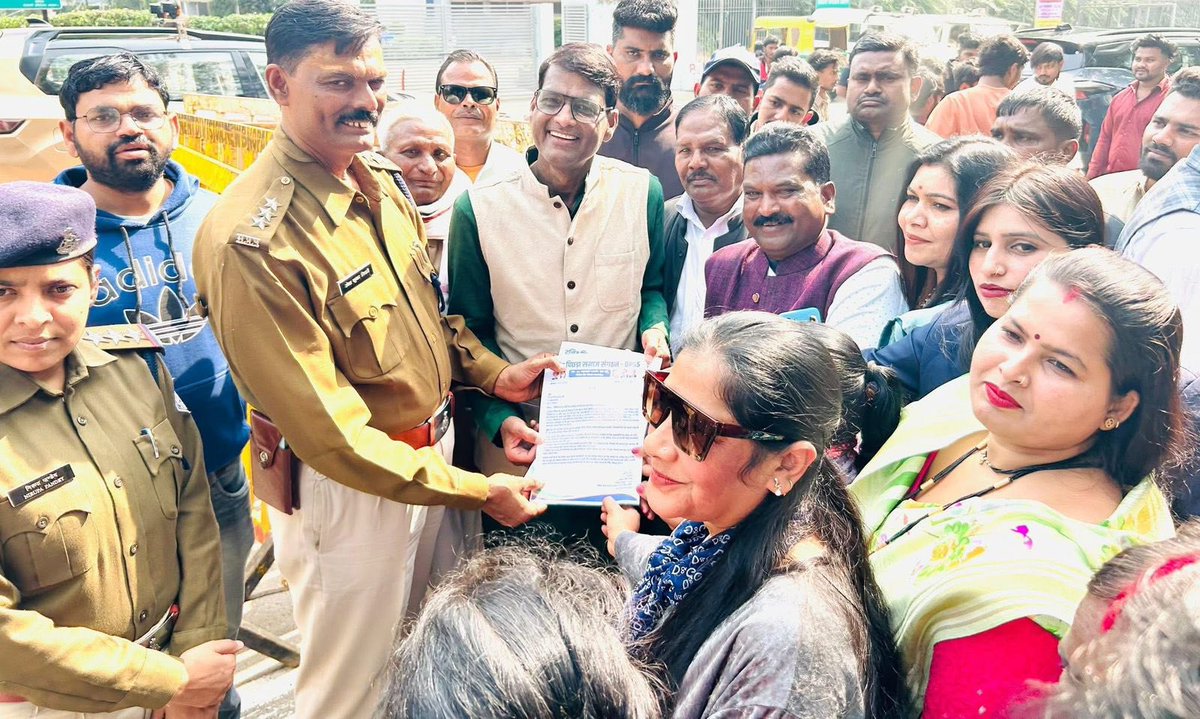 MehtaMe77's tweet image. माननीय उच्च न्यायालय द्वारा दोबारा मूल्यांकन और पुनः परिणाम जारी करने का आदेश इस संघर्ष की ऐतिहासिक विजय है, हम माननीय उच्च न्यायालय का आभार व्यक्त करते है.

यह स्पष्ट संदेश है—

जो संविधान से खिलवाड़ करेगा, उसे सड़क से लेकर अदालत तक जवाब मिलेगा।

#DamoadarSinghYadav