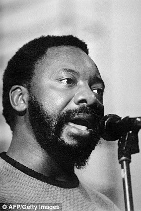 “I like to see a man proud of the place in which he lives. I like to see a man live so that his place will be proud of him.”
A good week. #G20SouthAfrica 

If I make B&amp;W photo array of you, know that it is my hard earned, hardly given, highest  praise I give you. Keep it up. 😆