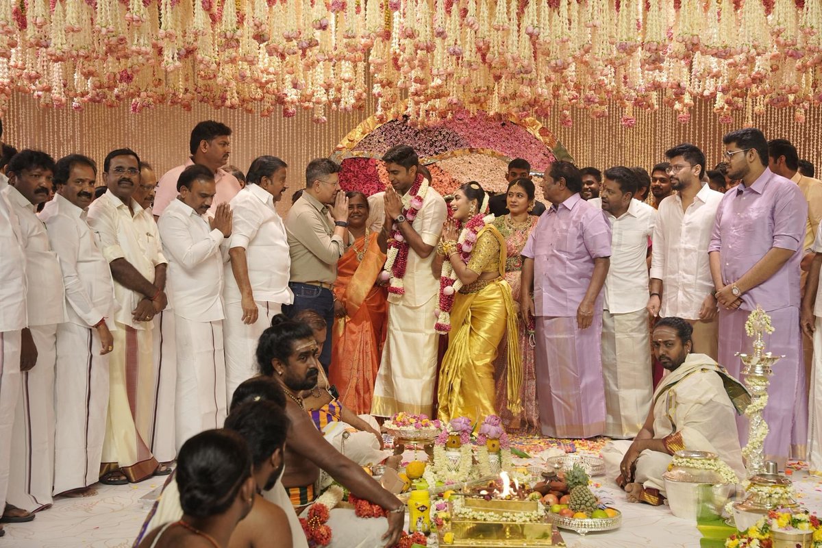 IR_MusicGod's tweet image. No. Sanskrit  is alive &amp;amp; kicking thanks to #DravidaModel rationalism 😂