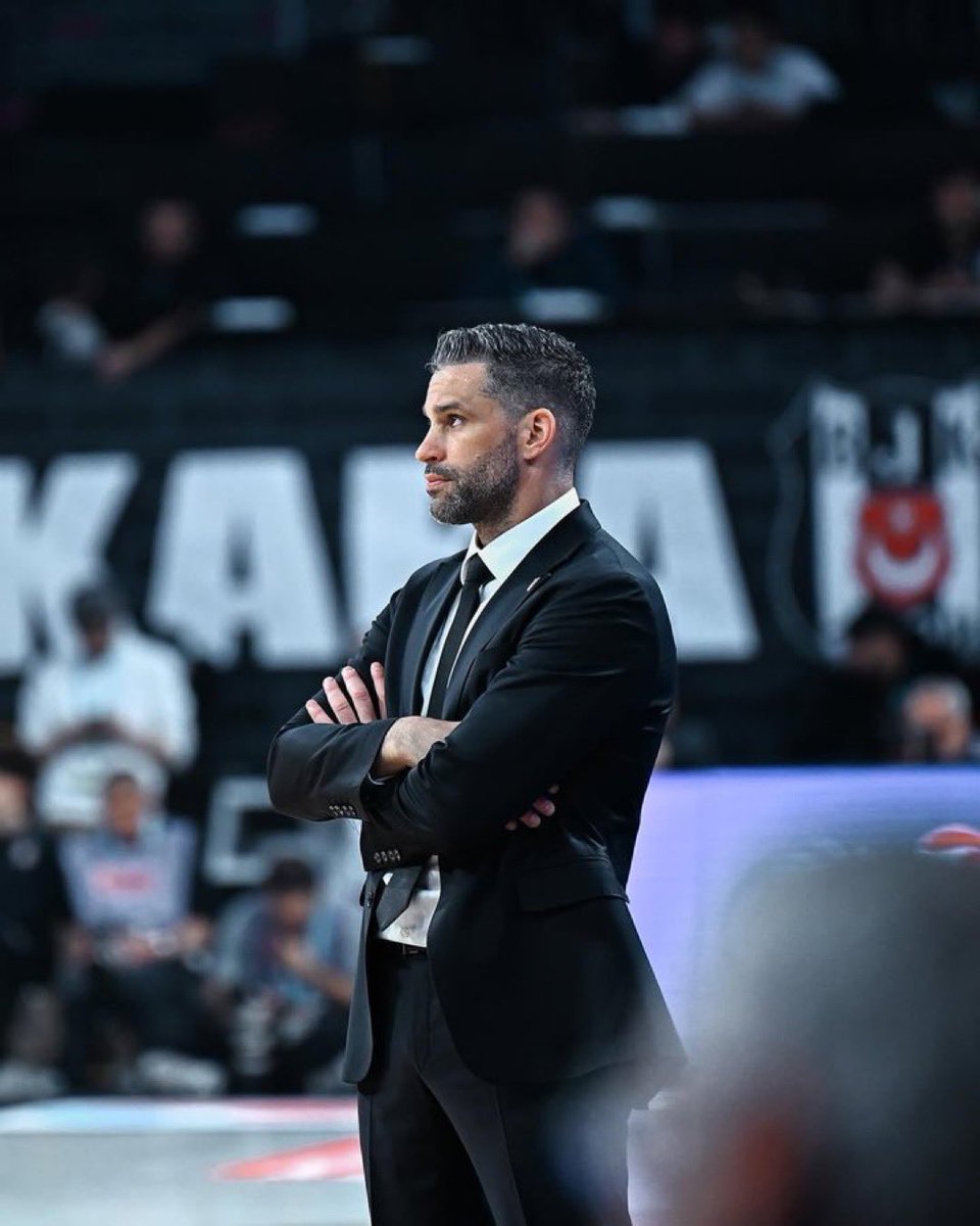 Birileri bir yerlerde yüzümüzü güldürüyor ve rekor üstüne rekor kırıyor, 9’da 9 yaptı, sana minnettarız Dusan 🙏🏼