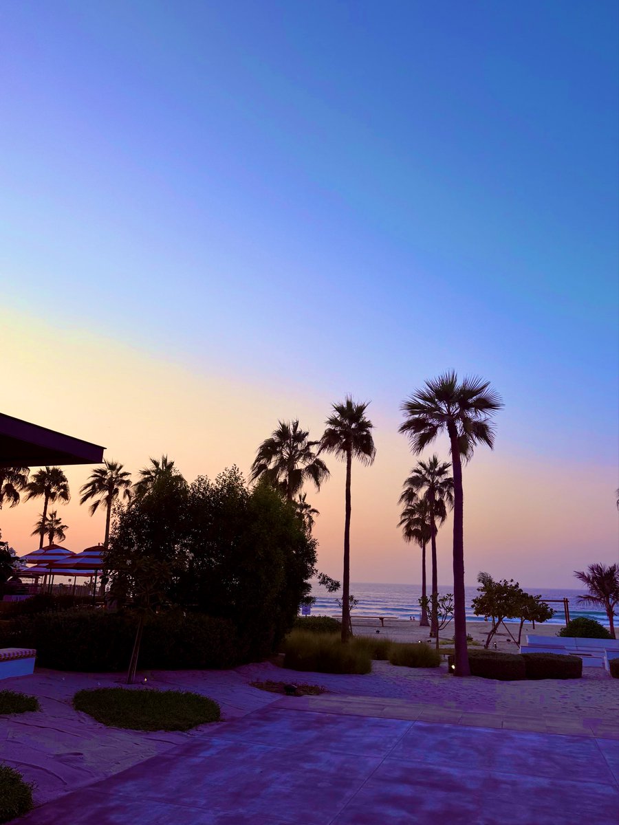 A cute date night 🌴