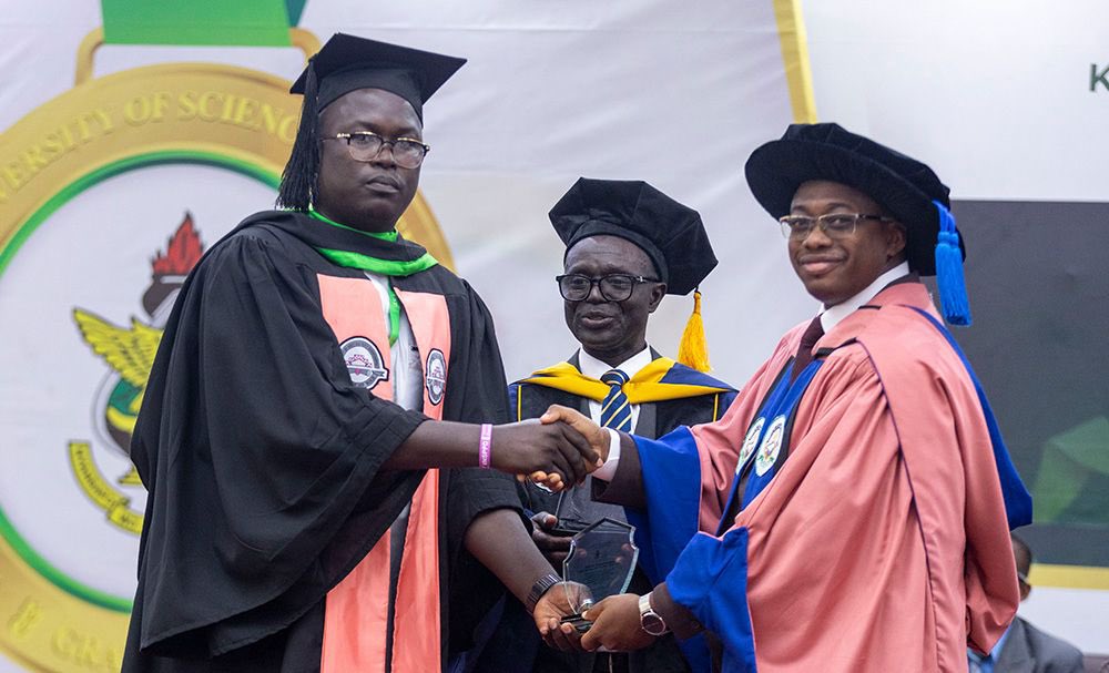 “Delay is not Denial” he emphasized in his speech.

Wisdom Selasie Degbey, overcoming major health challenges is Valedictorian for the KNUST Institute of Distance Learning class of 2025!🎓❤️

#KNUSTGraduation #CampusHypeCrew🇬🇭