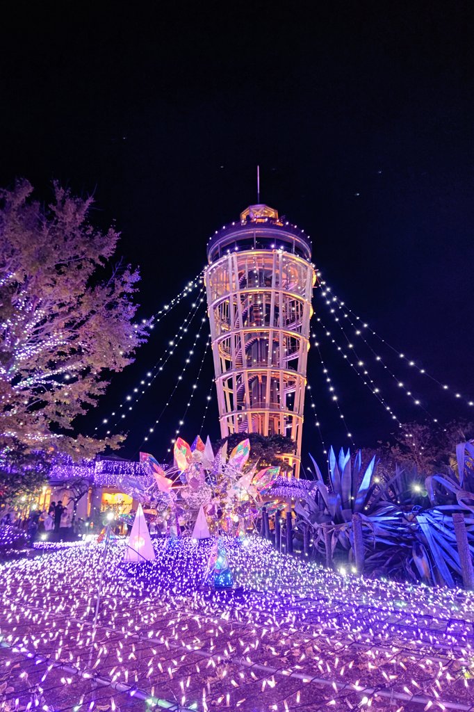 coco_ruby's tweet image. 江ノ島のシーキャンドル✨
今日から始まったイルミネーション。
10年以上ぶりに登ったけど綺麗だったしこんなに楽しい江ノ島は久しぶり♡
キラキラ光るハートの飴食べた笑
#江ノ島
#イルミネーション
#いい夫婦の日