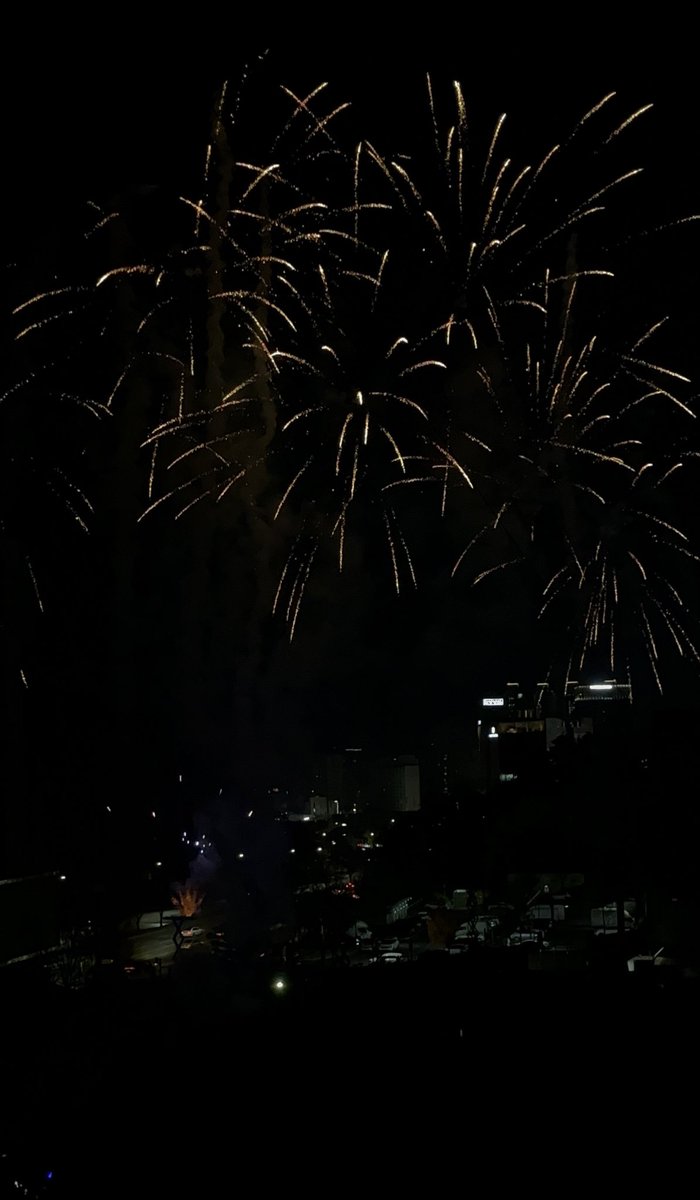 블루웨이브 소신발언

솔직히 내년부터는 청백전이나 운동회해줬으면 좋겠는데 블루웨이브 계속할거면 응원가메들리 꼭 해주면 좋겠다,
그리고 하..컴퓨터로 피카츄배구?하는 걸 왜보고 있어야 하나요 진짜 뭔 말도 안나온다
그리고 허니단장님의 소중함을 느꼇어요.