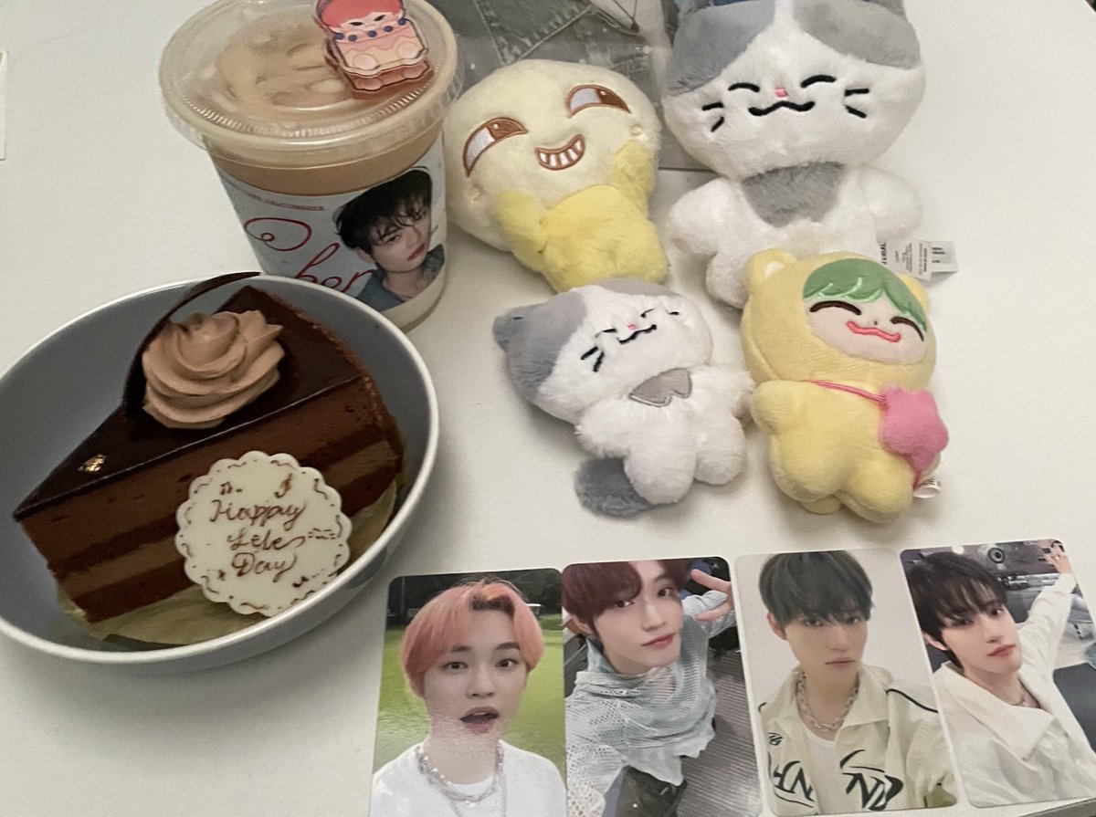 m1bjjc's tweet photo. チョンロちゃん誕生日おめでとう🩵

#천러선배_24번째생일_축하해로
#LucidStarCHENLEDay
#HAPPYCHENLEDAY https://t.co/RDKToU0Y12