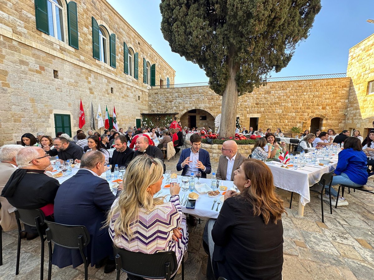 ItalyinLebanon's tweet photo. The celebrations of the #WorldWeekofItalianCuisine in Lebanon concluded w/ a solidarity lunch @Philokalia_lb, turning cuisine into a bridge of hope and support, reaffirming the spirit of inclusion and community service that distinguishes Italian Culinary Art.
#CulturalDiplomacy https://t.co/v6ctUtqImB